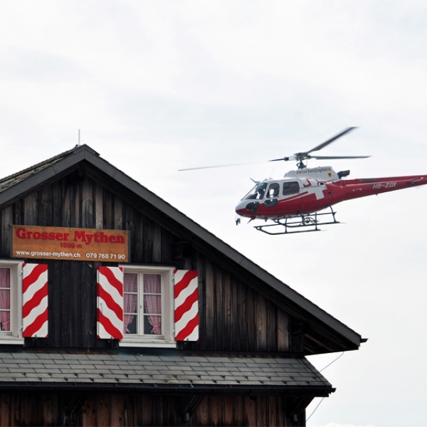Vol passagers autour des Mythen
